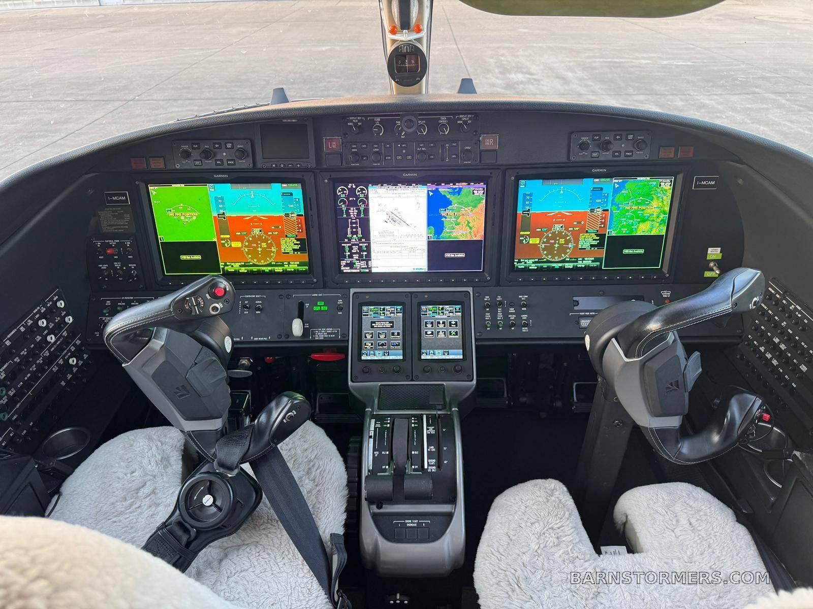 2015 CITATION M2 - ONLY 550H 3