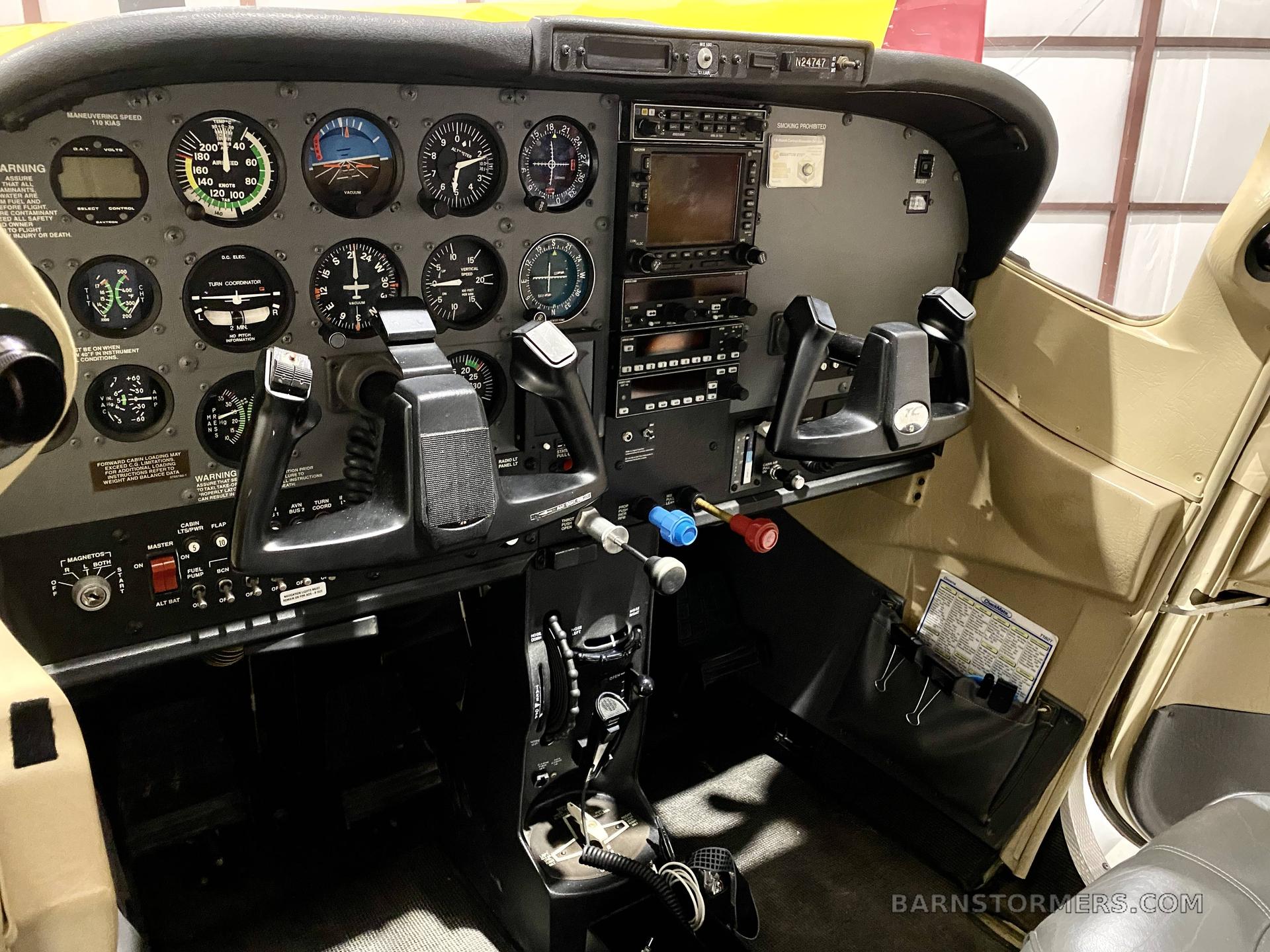 2001 Cessna 182 thumbnail 4