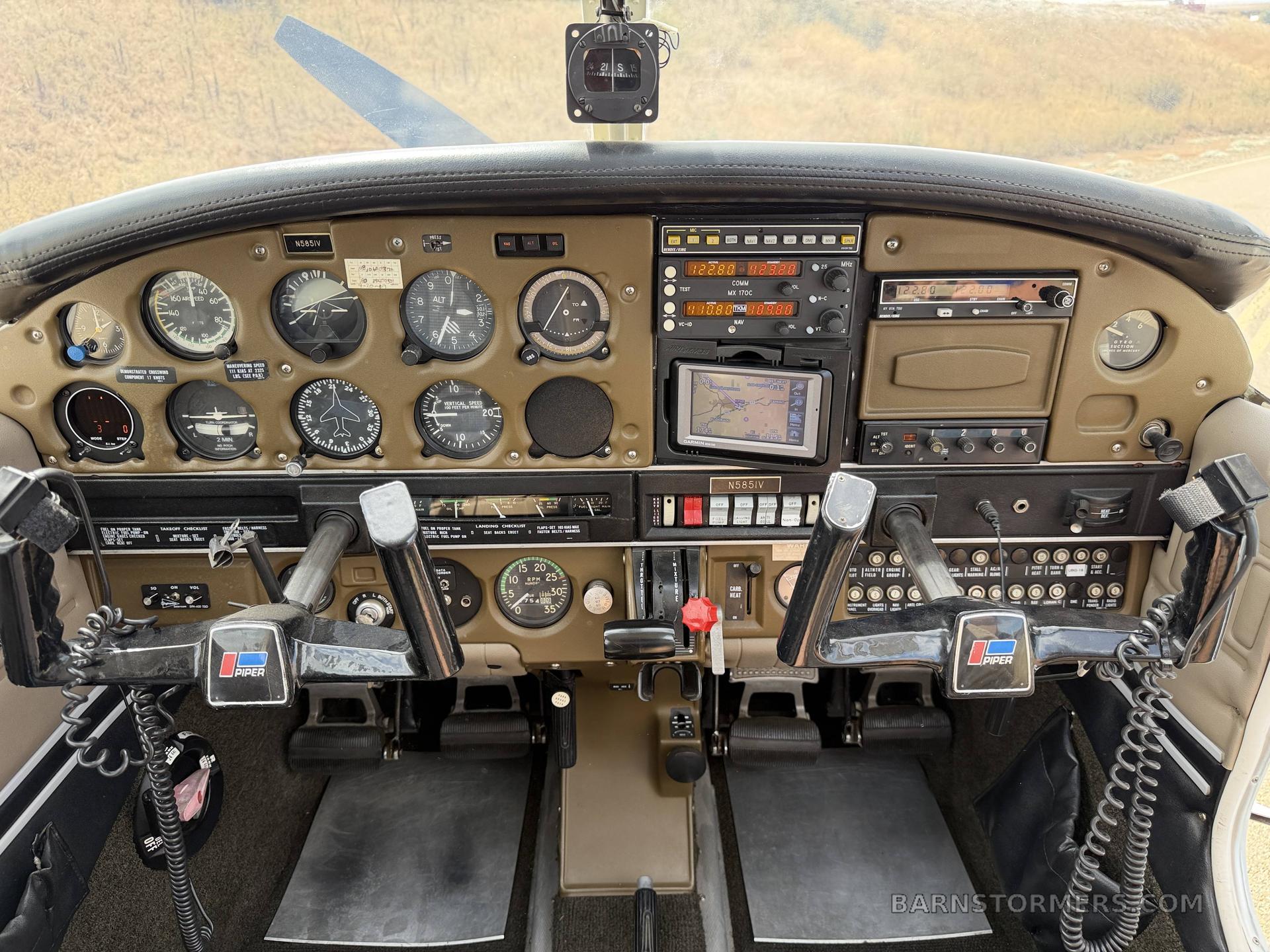 1977 Piper Cherokee thumbnail 2