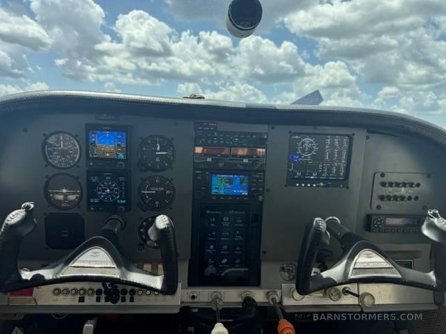 1966 Cessna 206 thumbnail 3