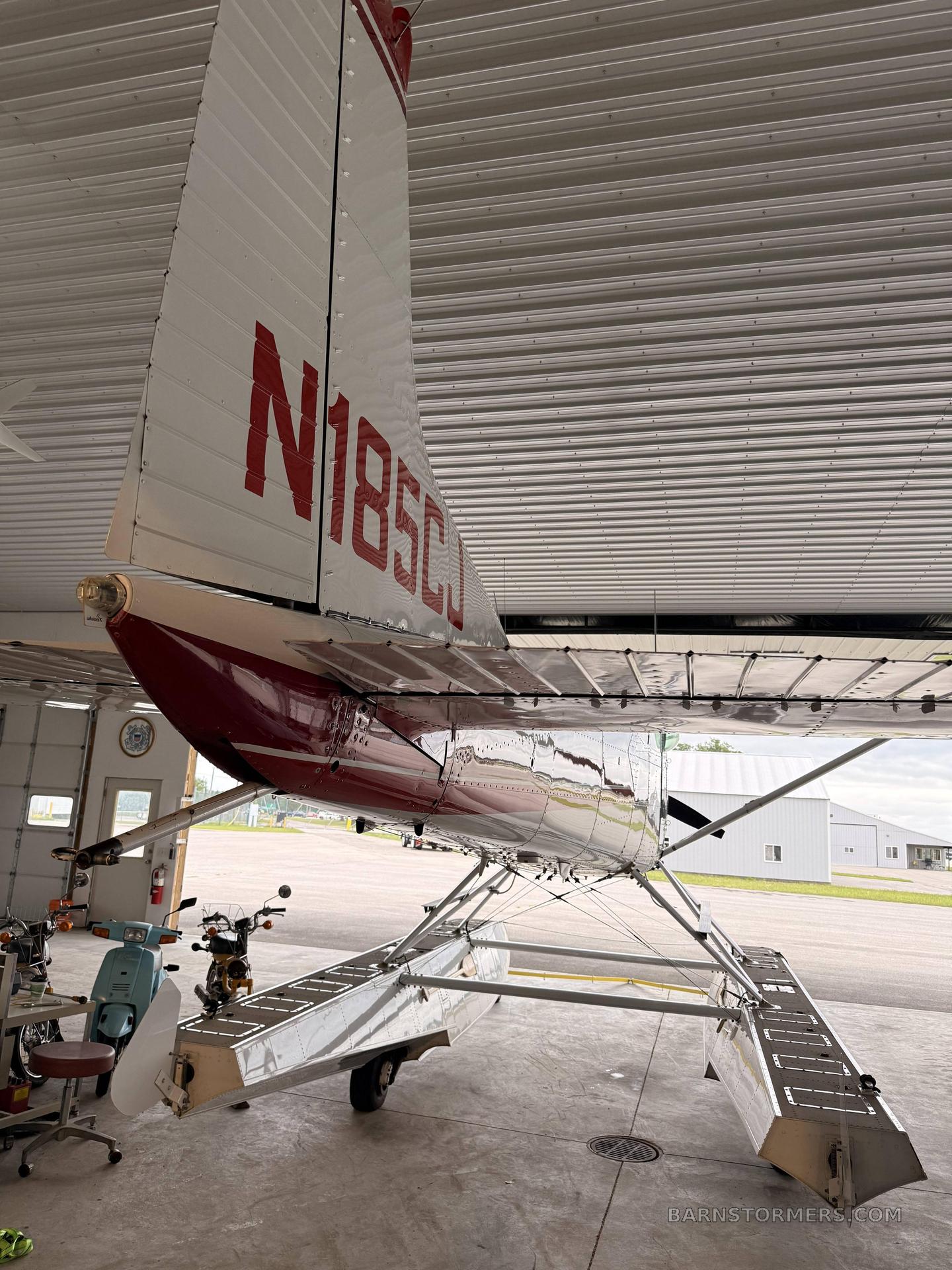 1975 Cessna 185 thumbnail 3