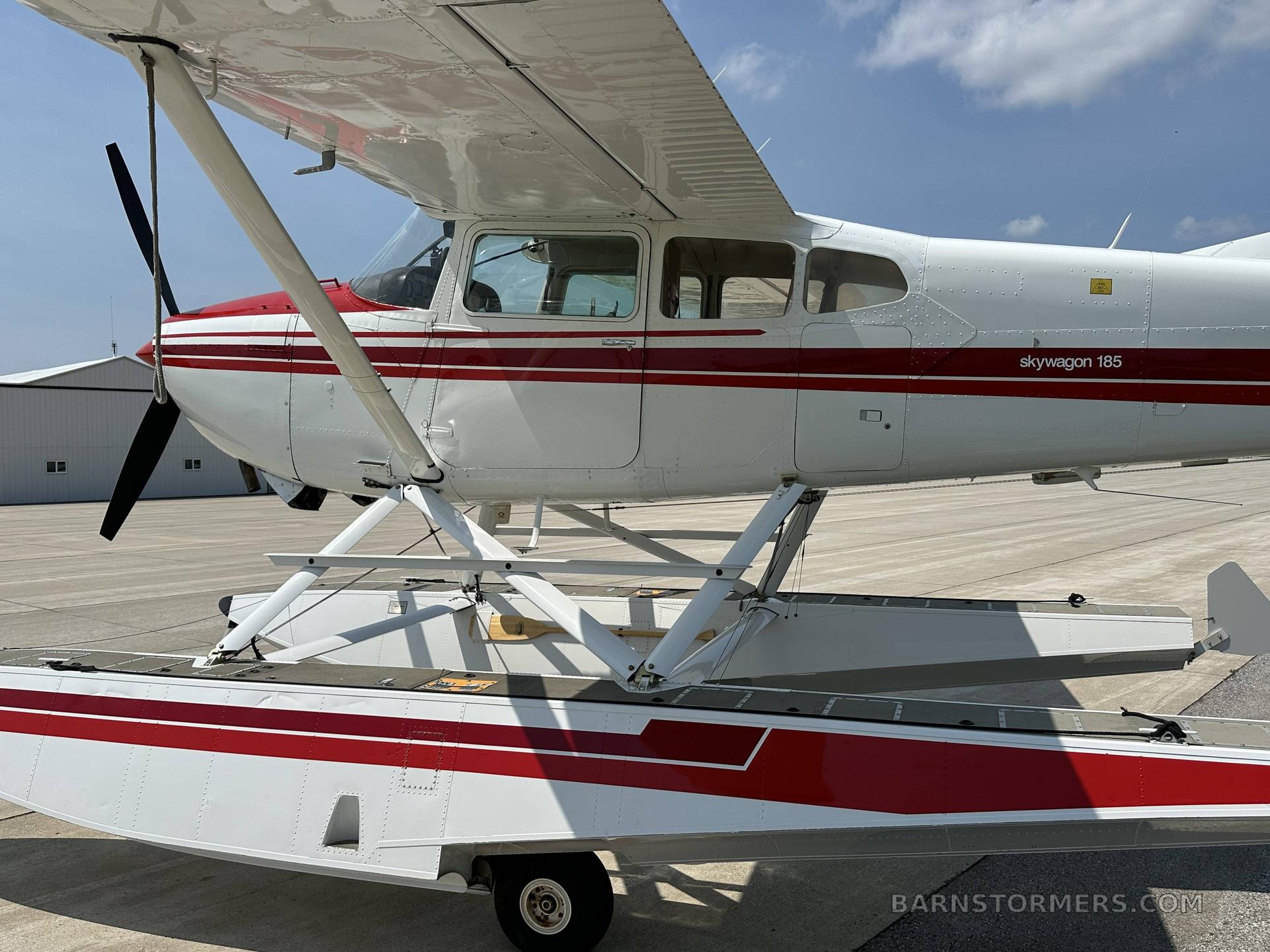 1975 Cessna 185 thumbnail 5