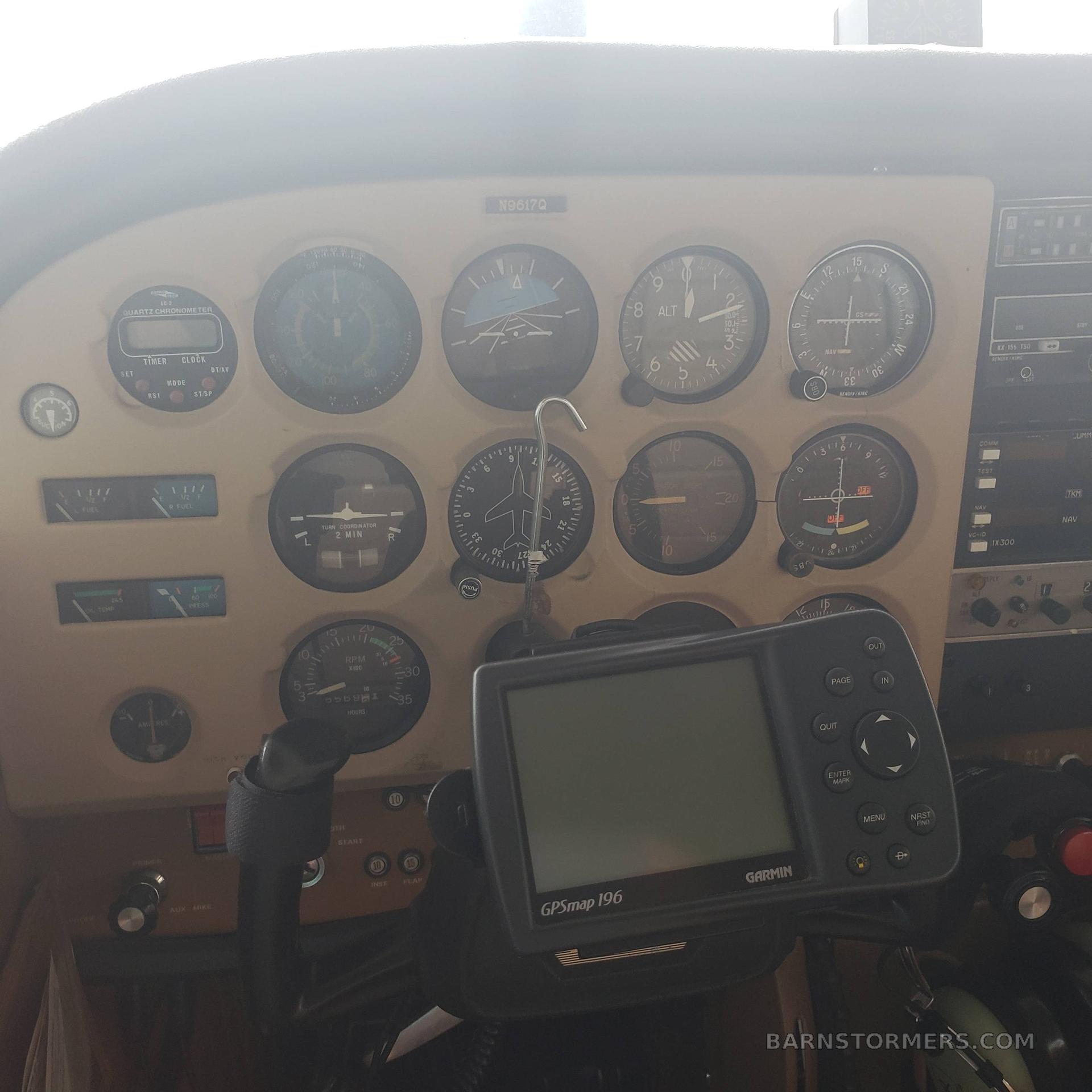 1975 Cessna 172 thumbnail 4