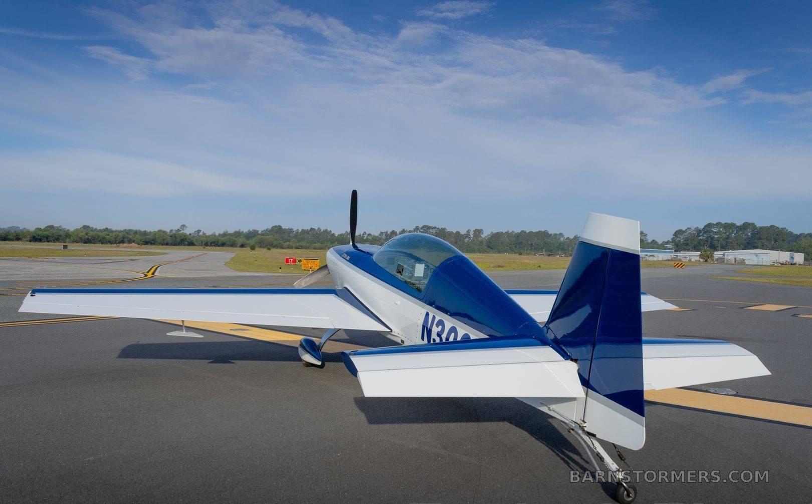 EXTRA 300L 3