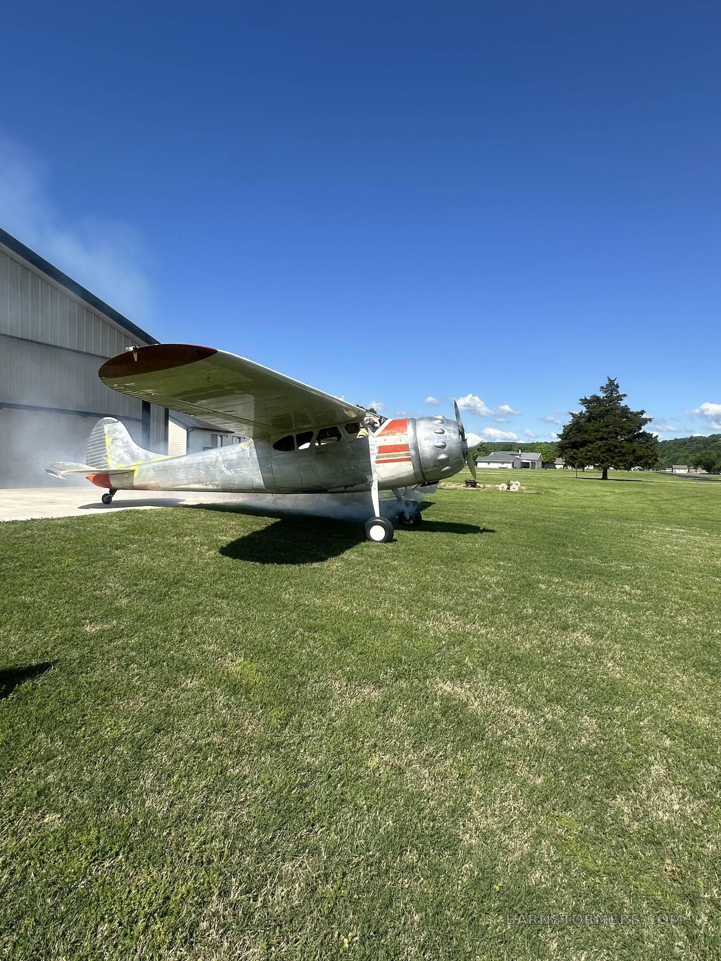 Cessna 195 aircraft
