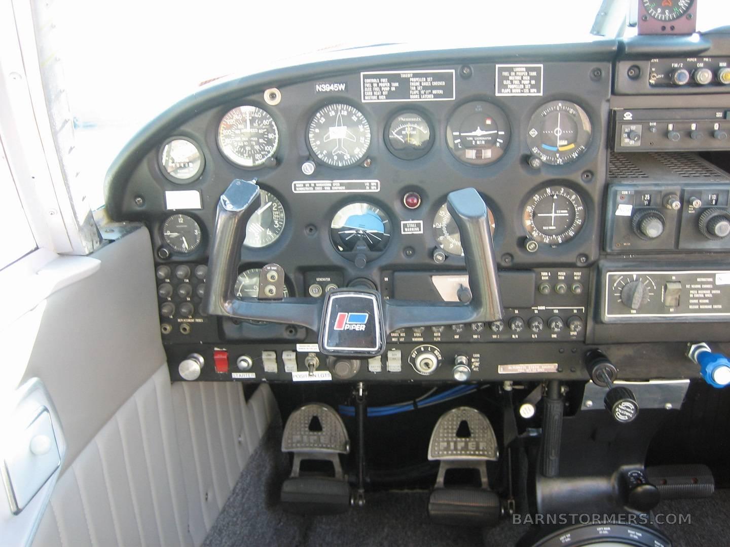 1967 PIPER PA-32-260 5