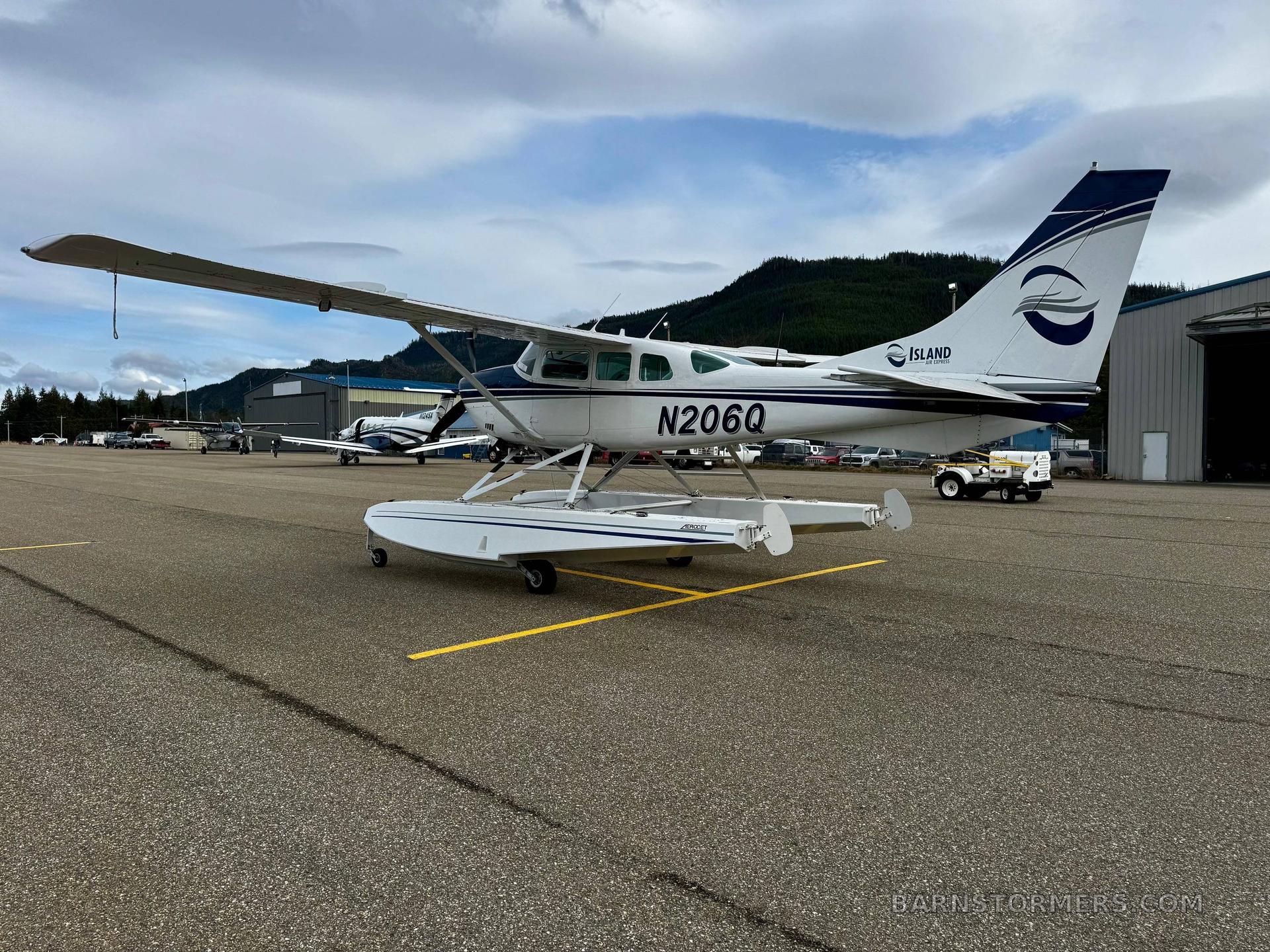2017 Cessna 206 thumbnail 2