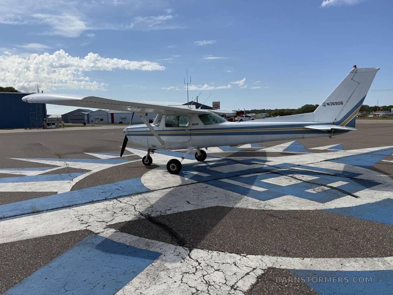 1981 Cessna 152 thumbnail 5