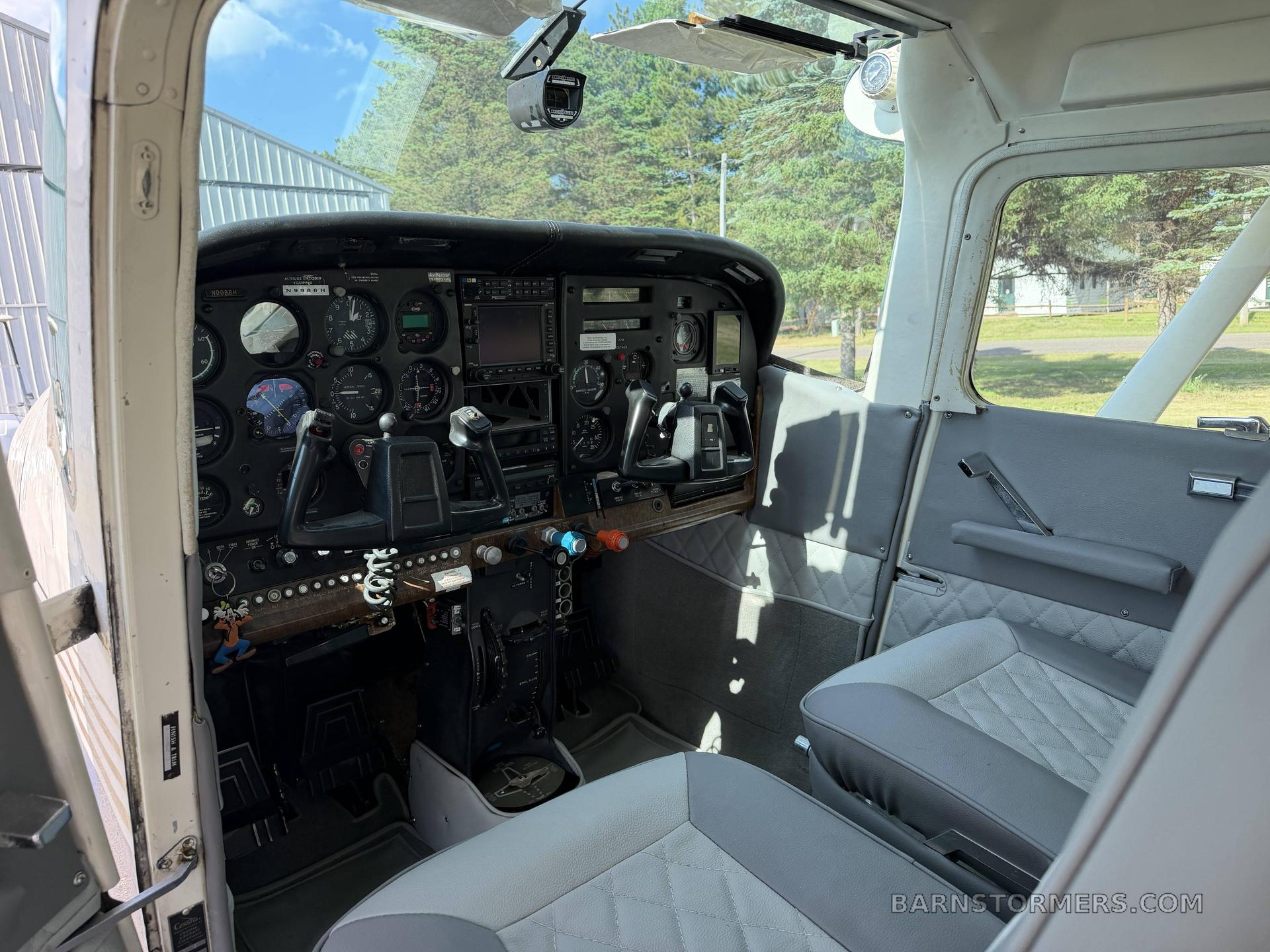 1982 Cessna 182 thumbnail 4
