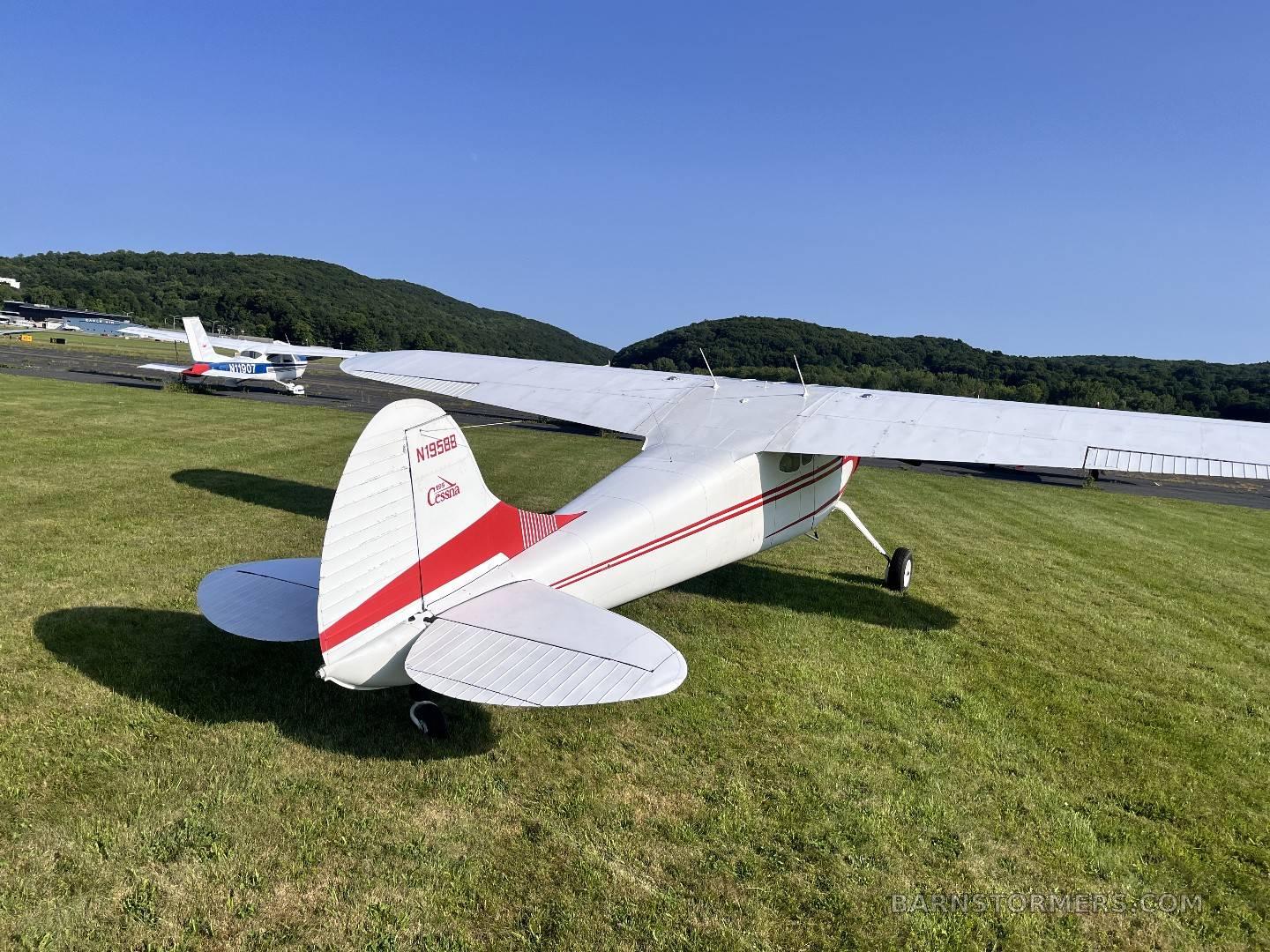 1947 Cessna 195 thumbnail 2