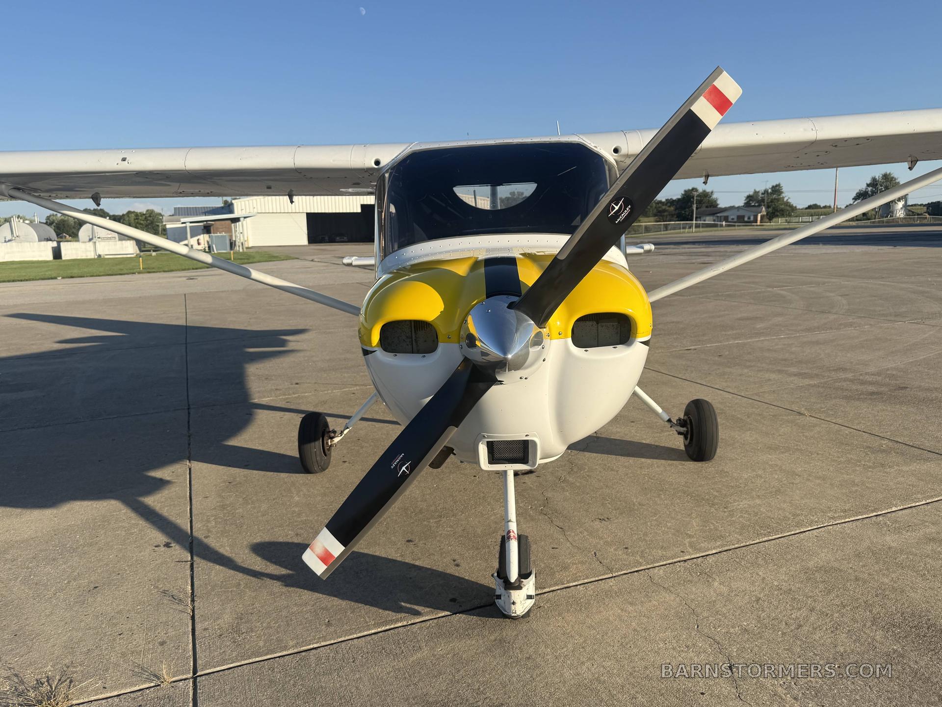 2010 Cessna thumbnail 2