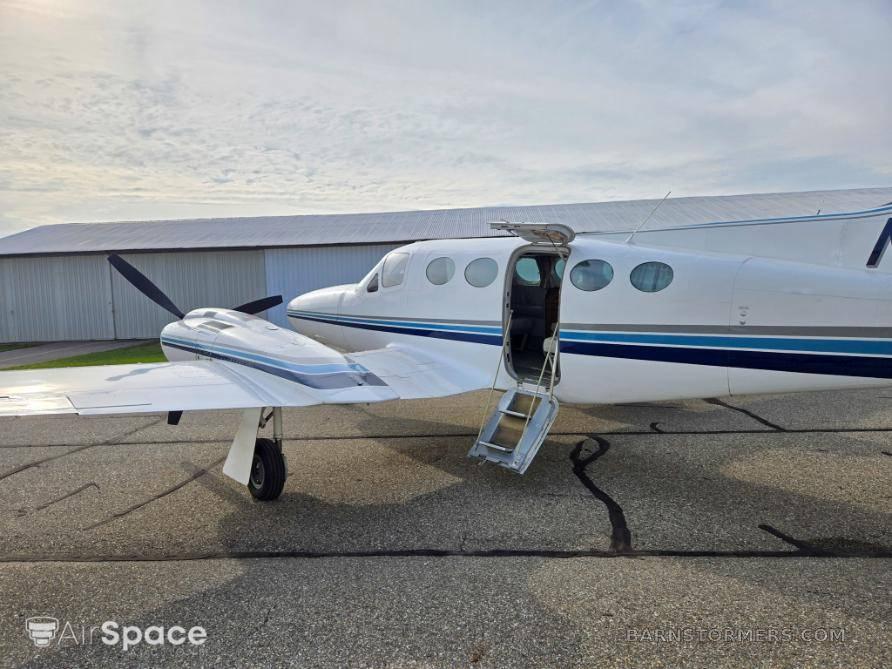1981 Cessna 421 thumbnail 4
