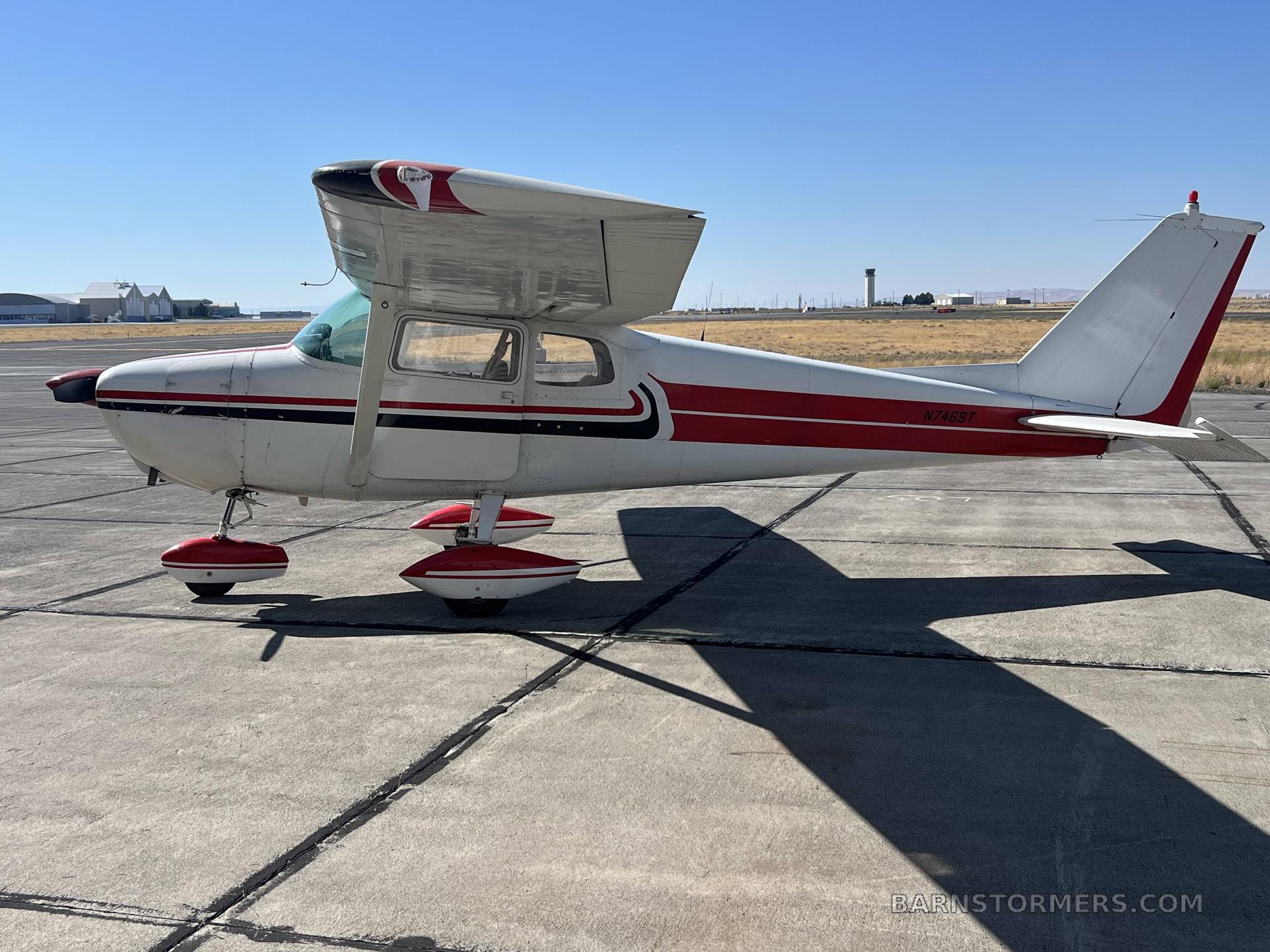2019 Cessna 172 thumbnail 3