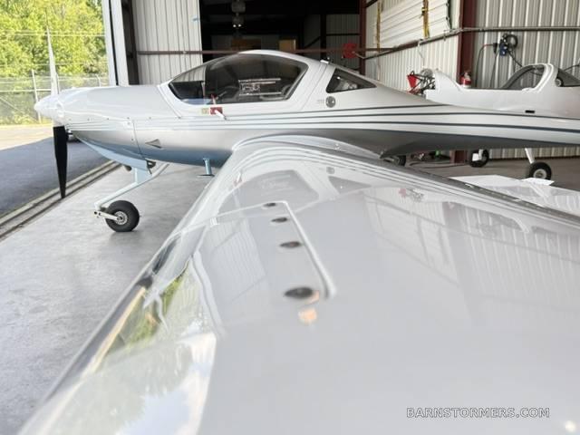 1999 Infinity /2004 DA20 C1 — photo 3