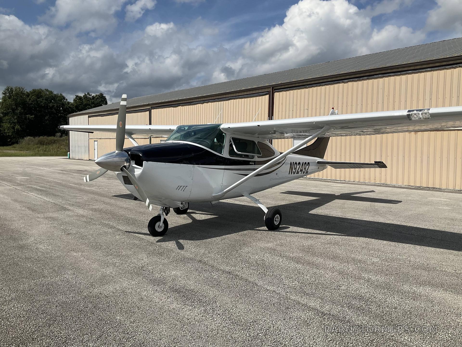 1970 Cessna 182 thumbnail 2