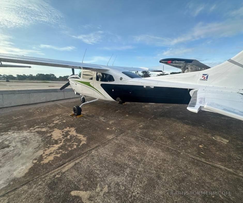 1973 Cessna 210 thumbnail 2