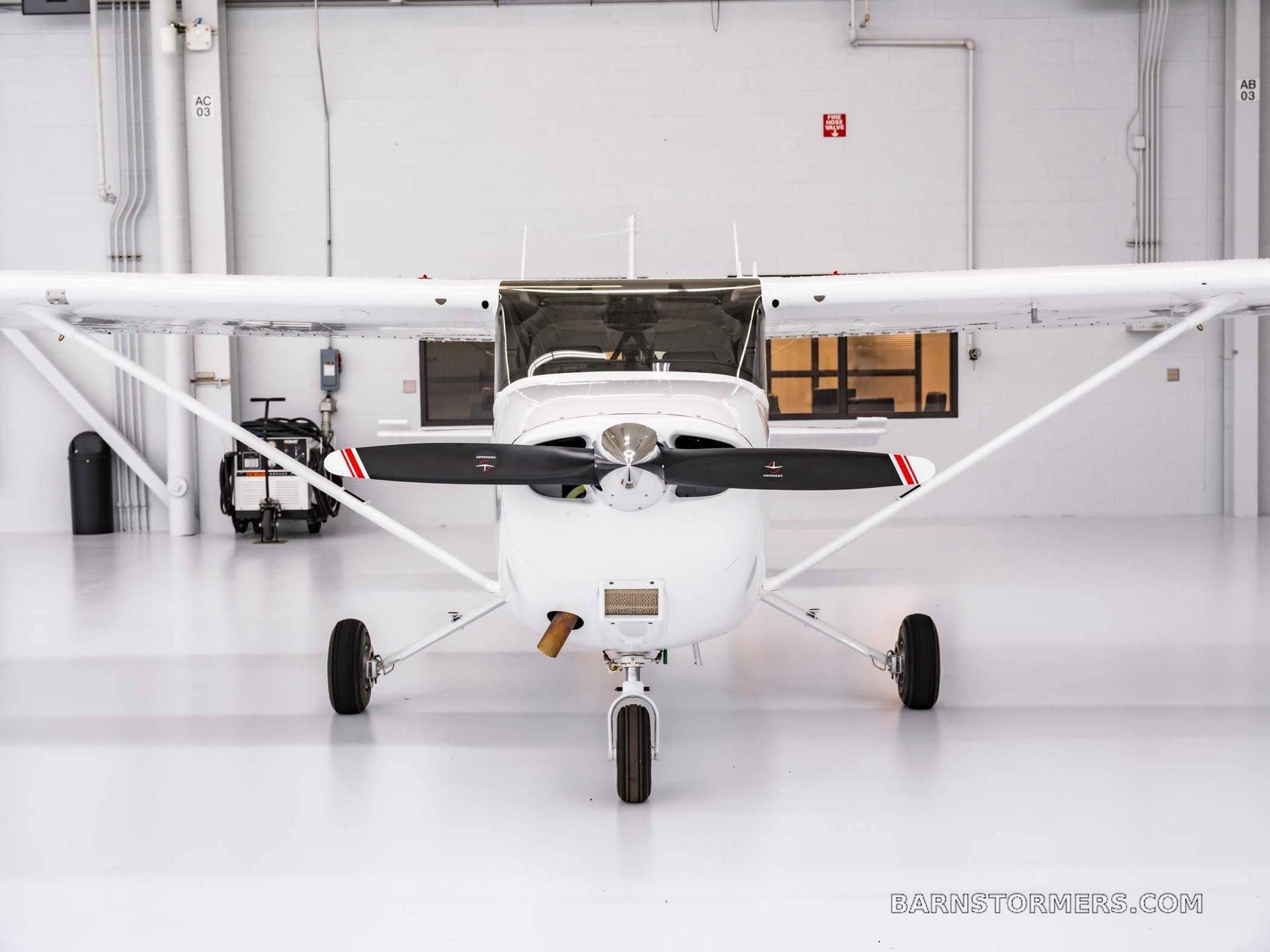 2024 Cessna 172 thumbnail 4