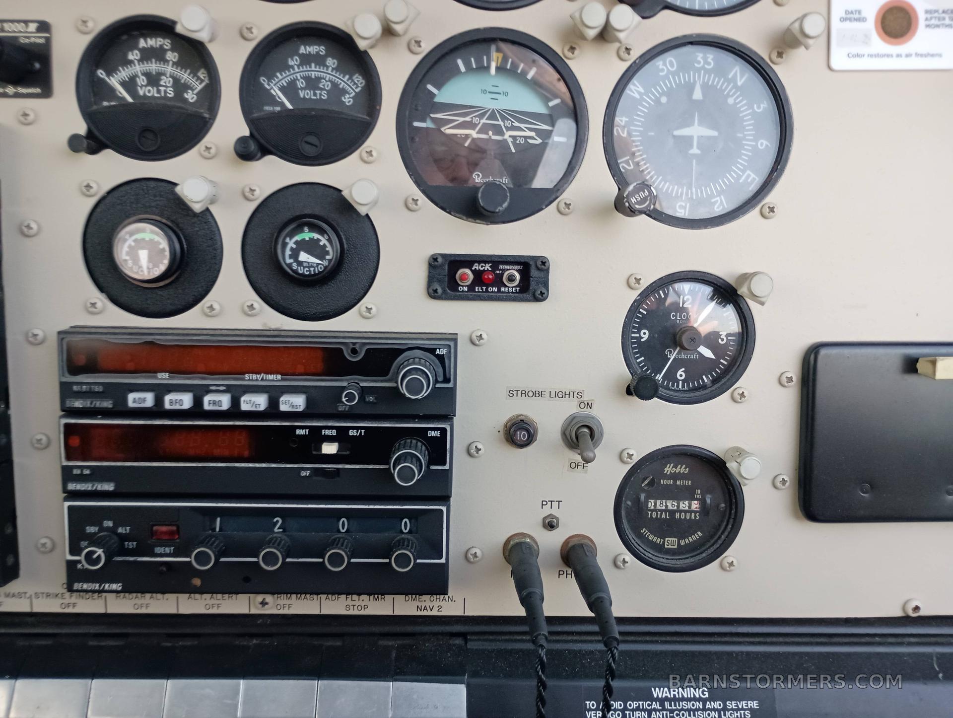 TWIN BONANZA D50 4