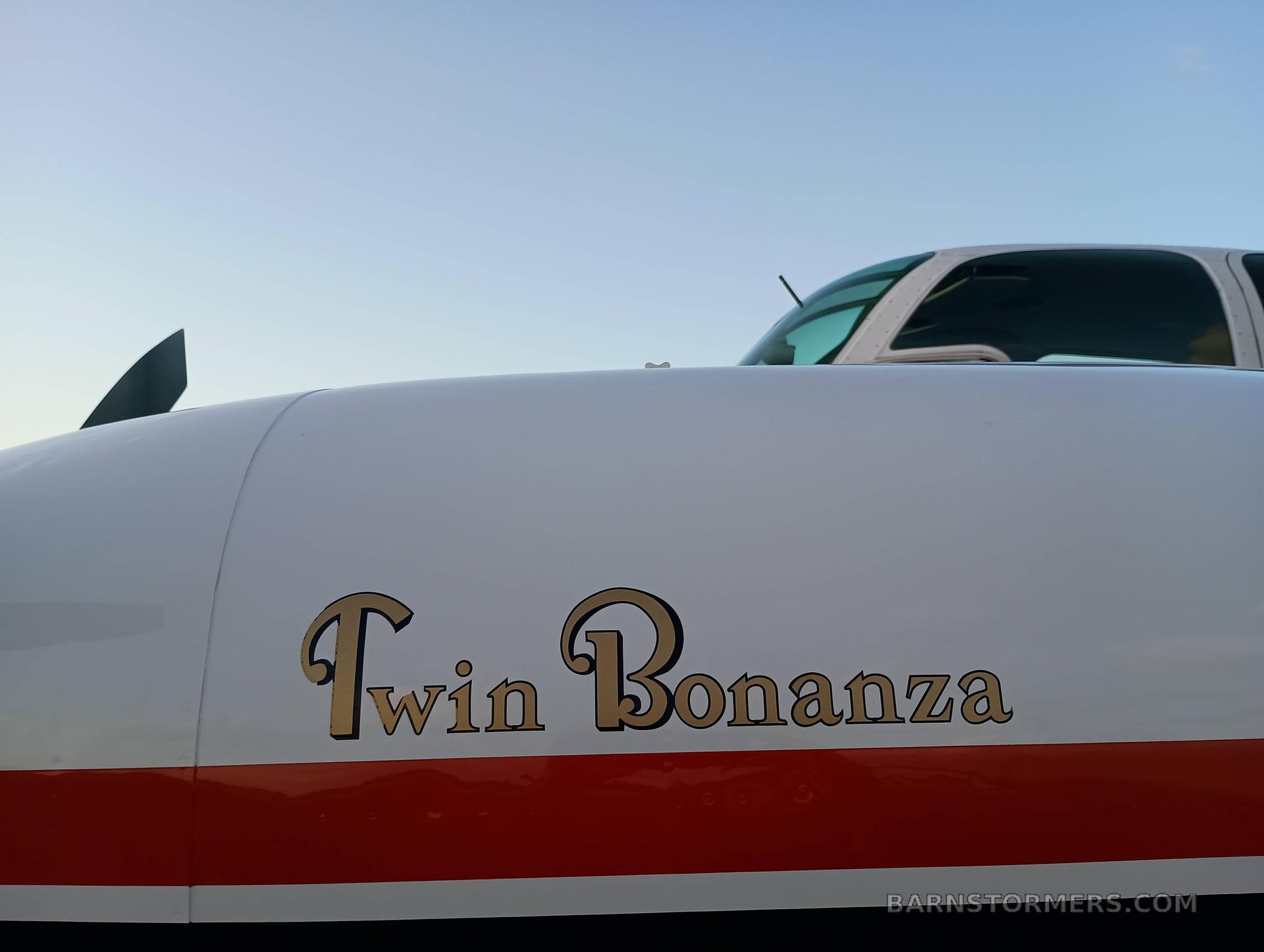 TWIN BONANZA D50 5