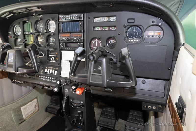 1985 Cessna 182 thumbnail 4