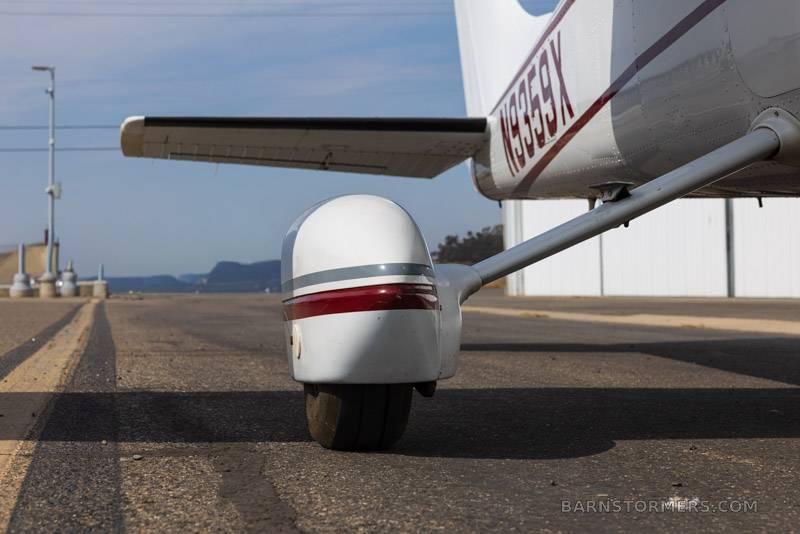 1985 Cessna 182 thumbnail 5
