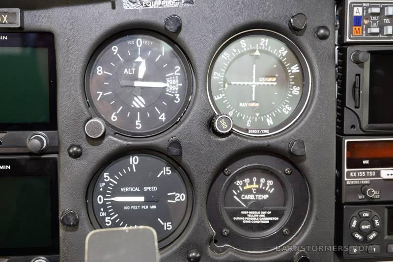 1985 CESSNA SKYLANE 182R 4