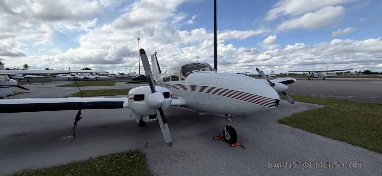 1966 Piper Aztec thumbnail 3