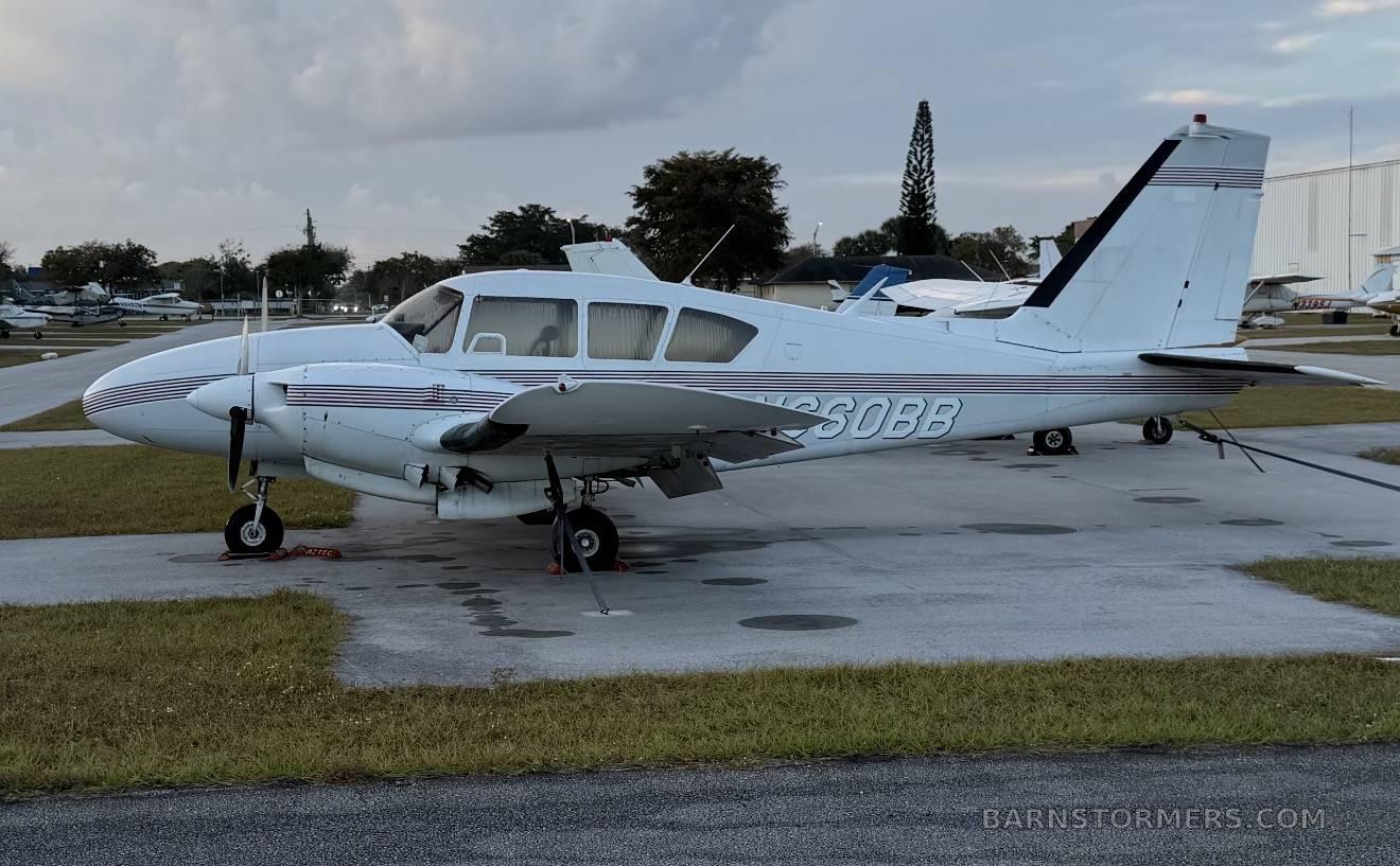 1966 Piper Aztec thumbnail 4