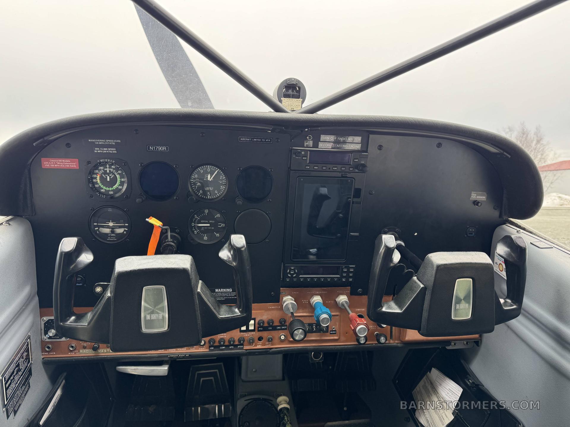 1974 Cessna 185 thumbnail 5