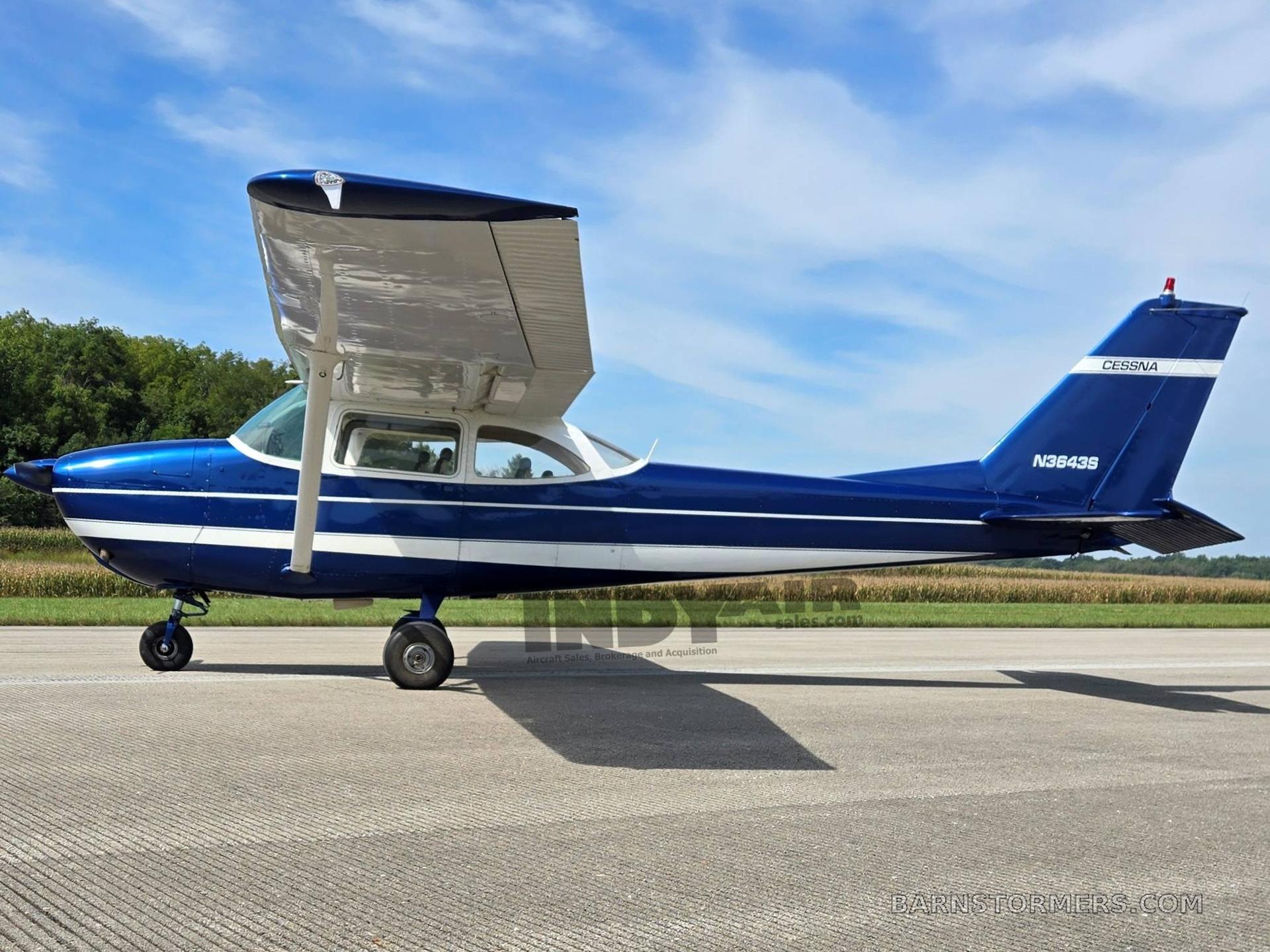 2027 Cessna 172 thumbnail 3