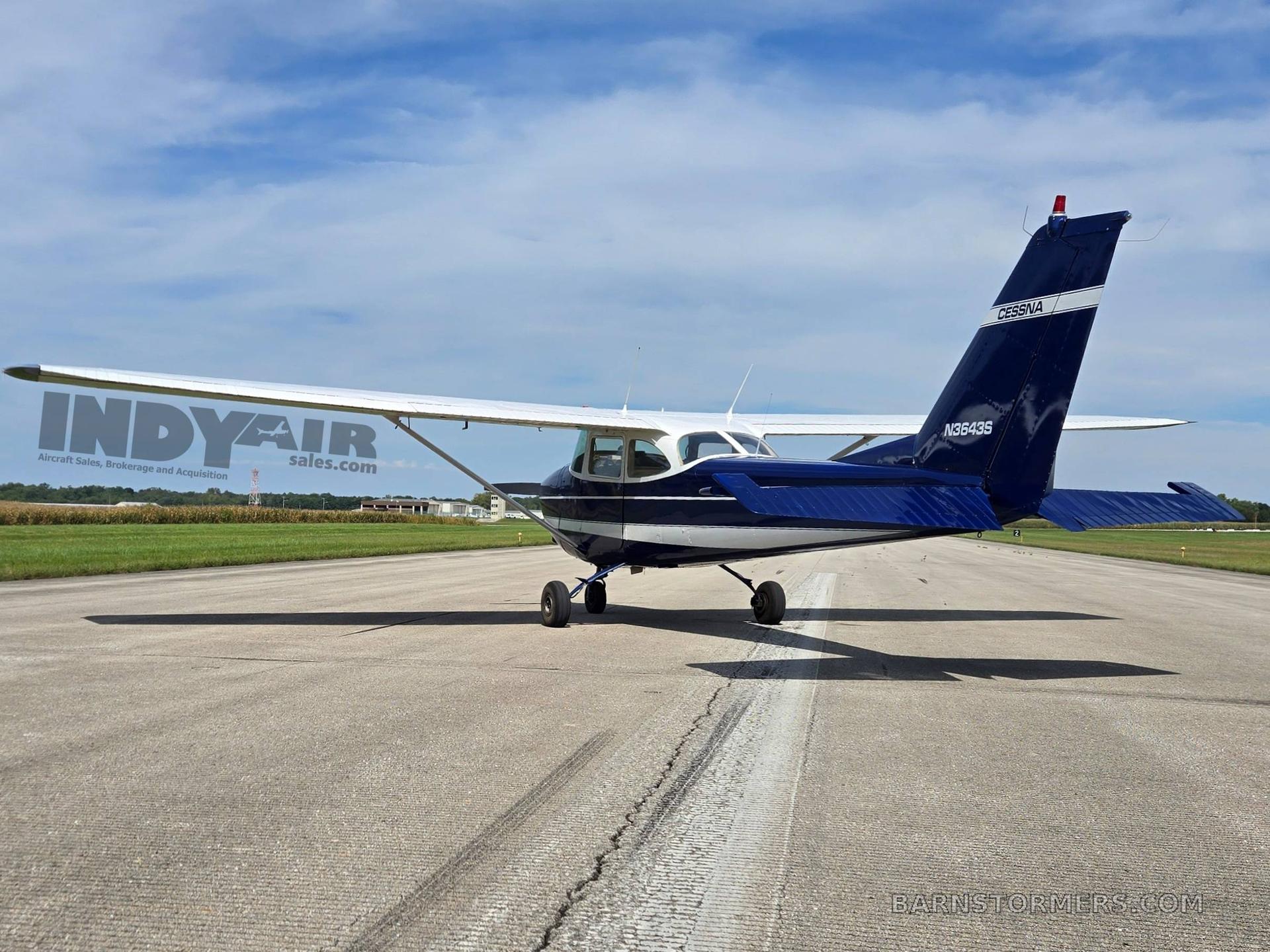 2027 Cessna 172 thumbnail 4