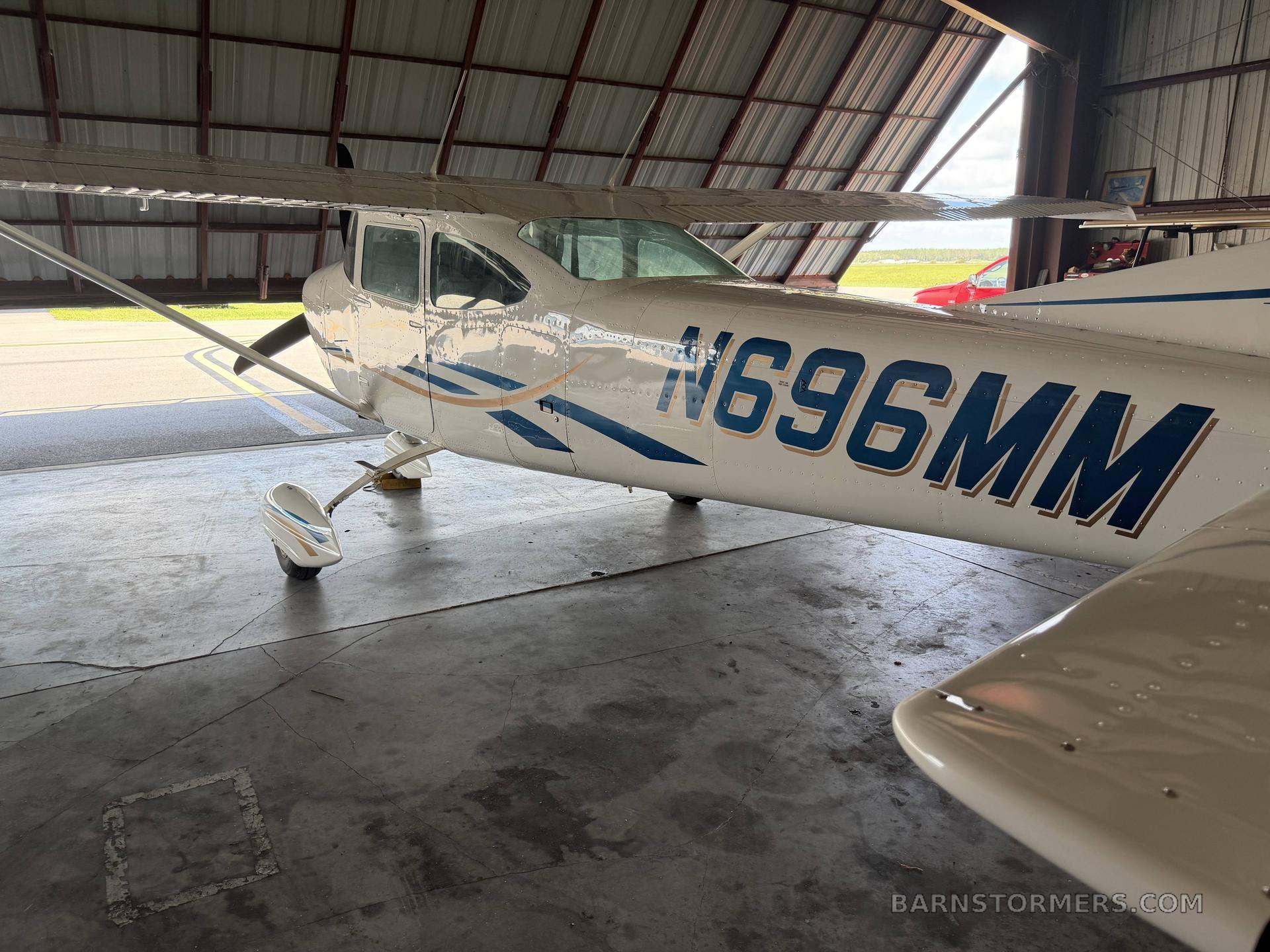 1968 Cessna 182 thumbnail 2