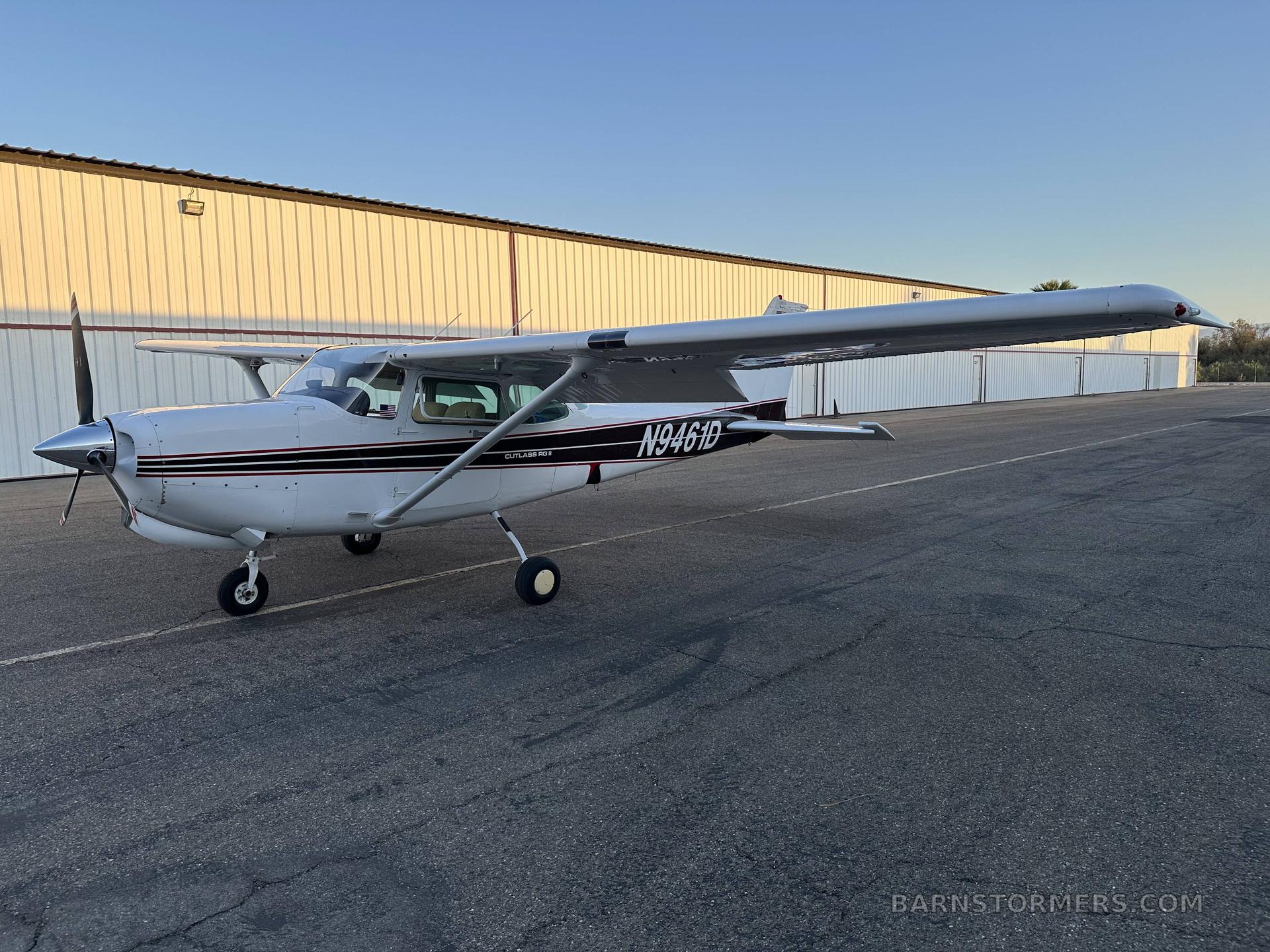 1984 Cessna 172 thumbnail 2
