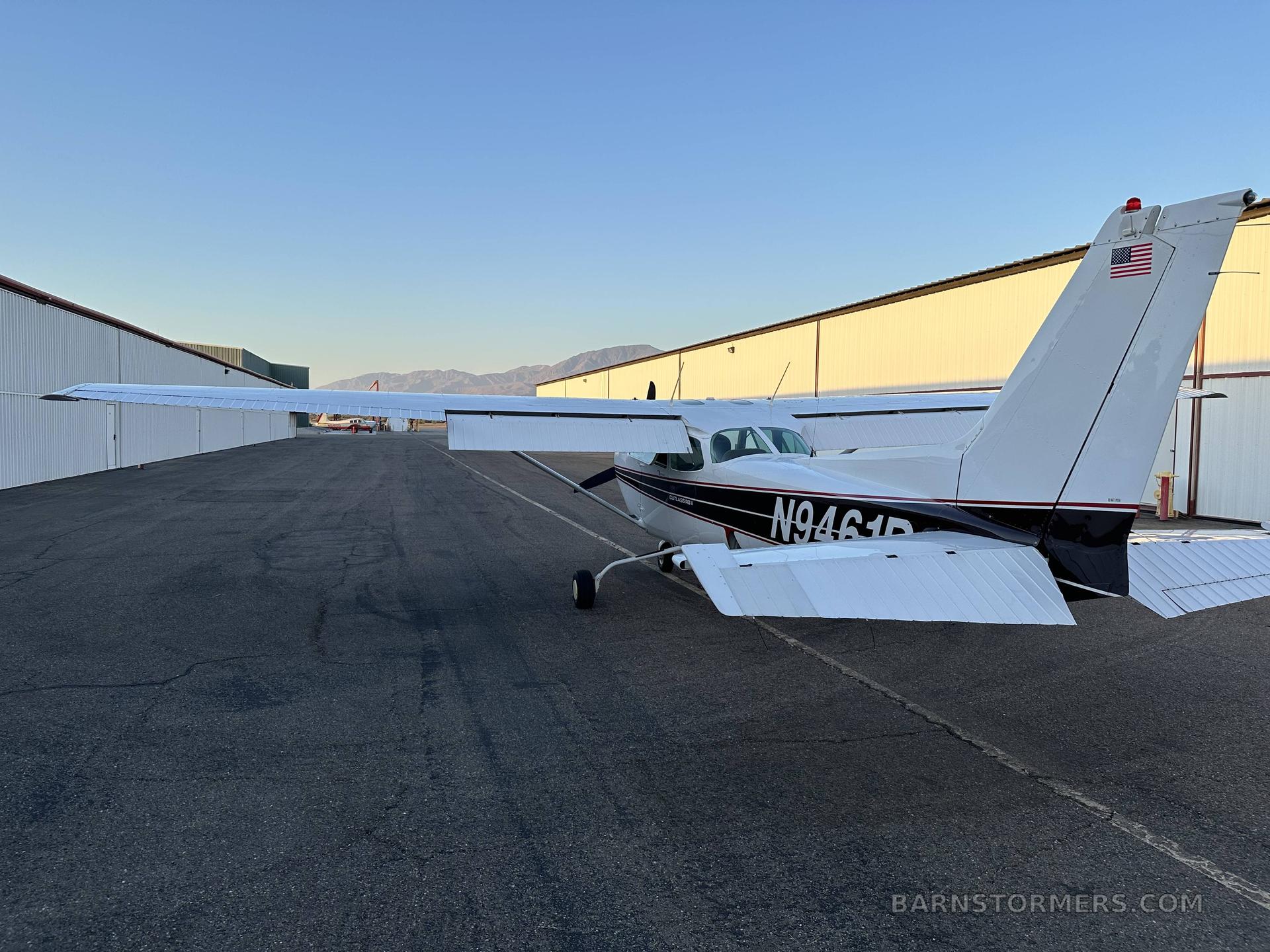 1984 Cessna 172 thumbnail 3