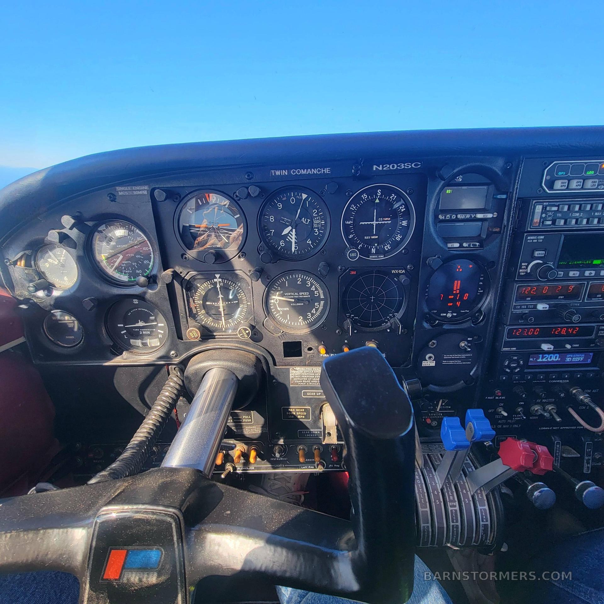1966 PIPER PA-30B 4