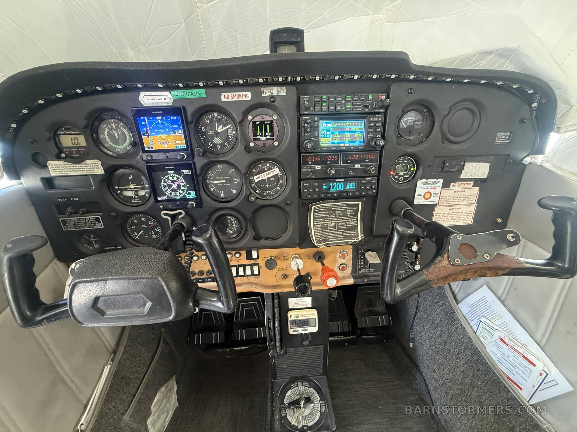1977 CESSNA 172N 4