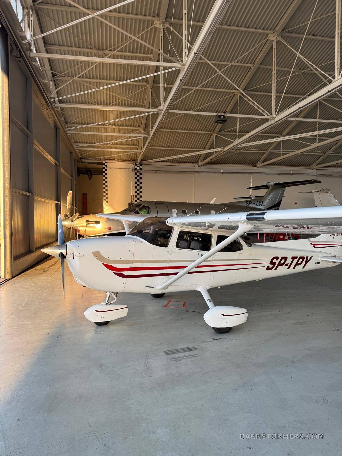 2003 Cessna 172S Skyhawk Sp, photo 2