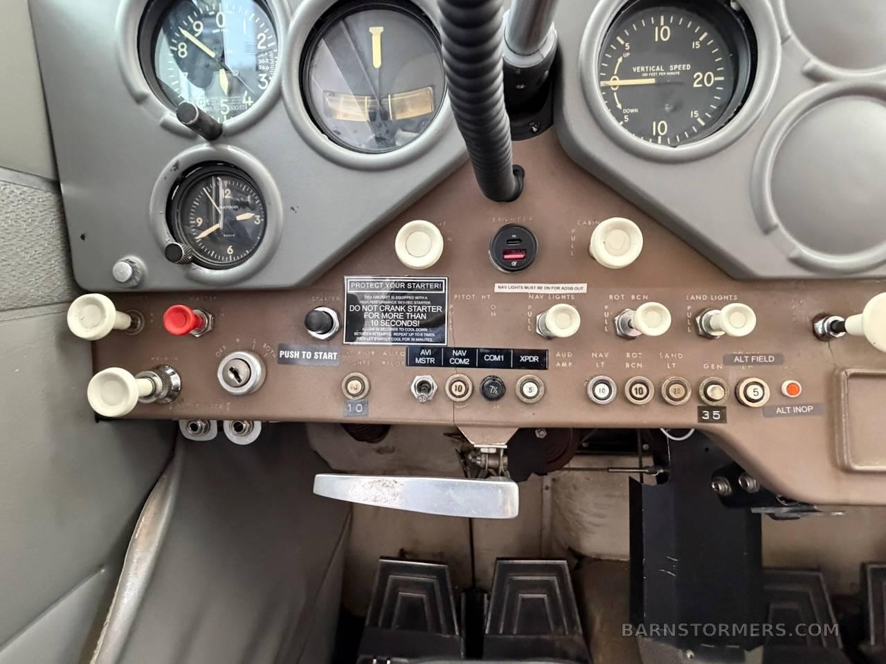 1964 CESSNA 172E 3