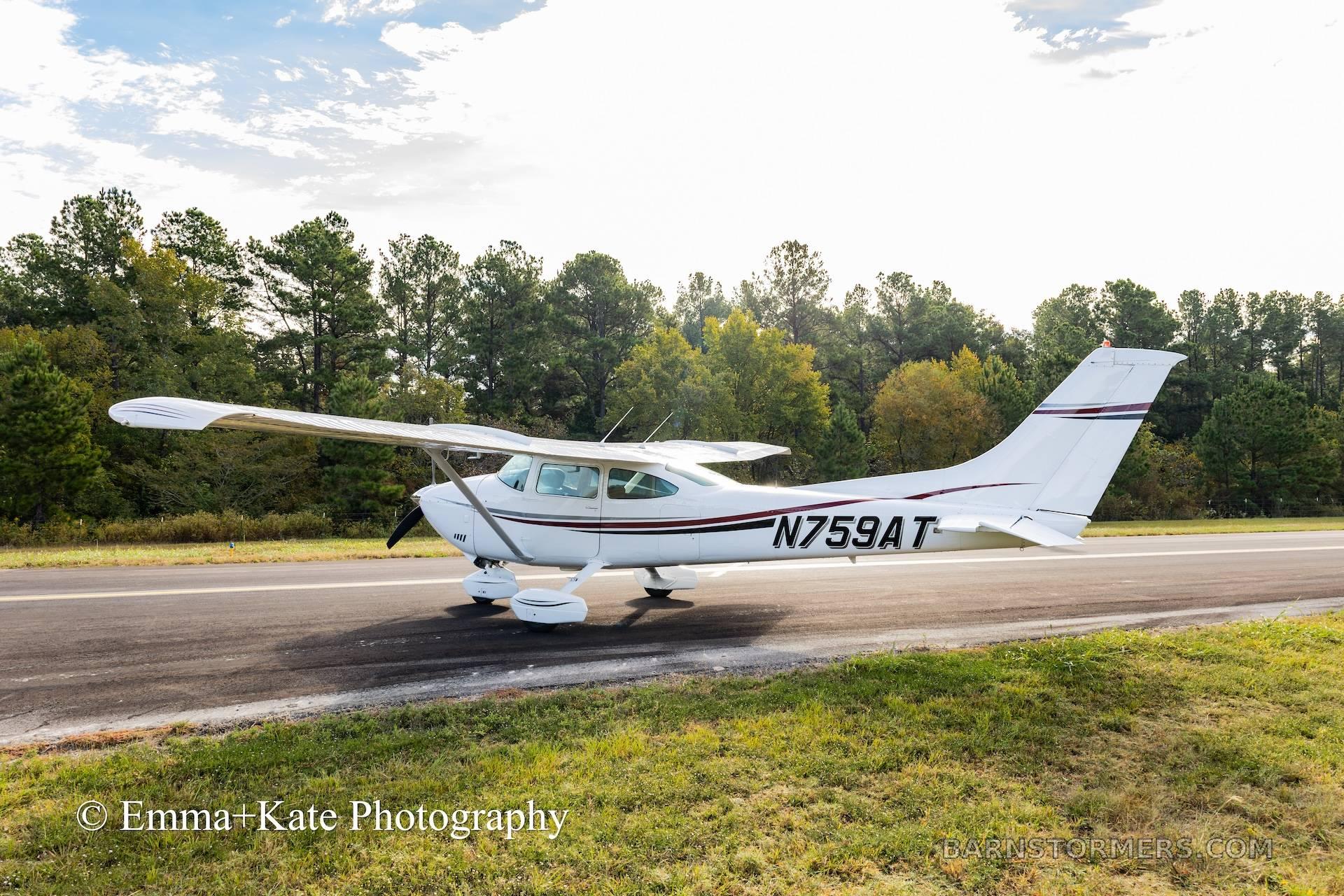 1977 Cessna 182 thumbnail 2