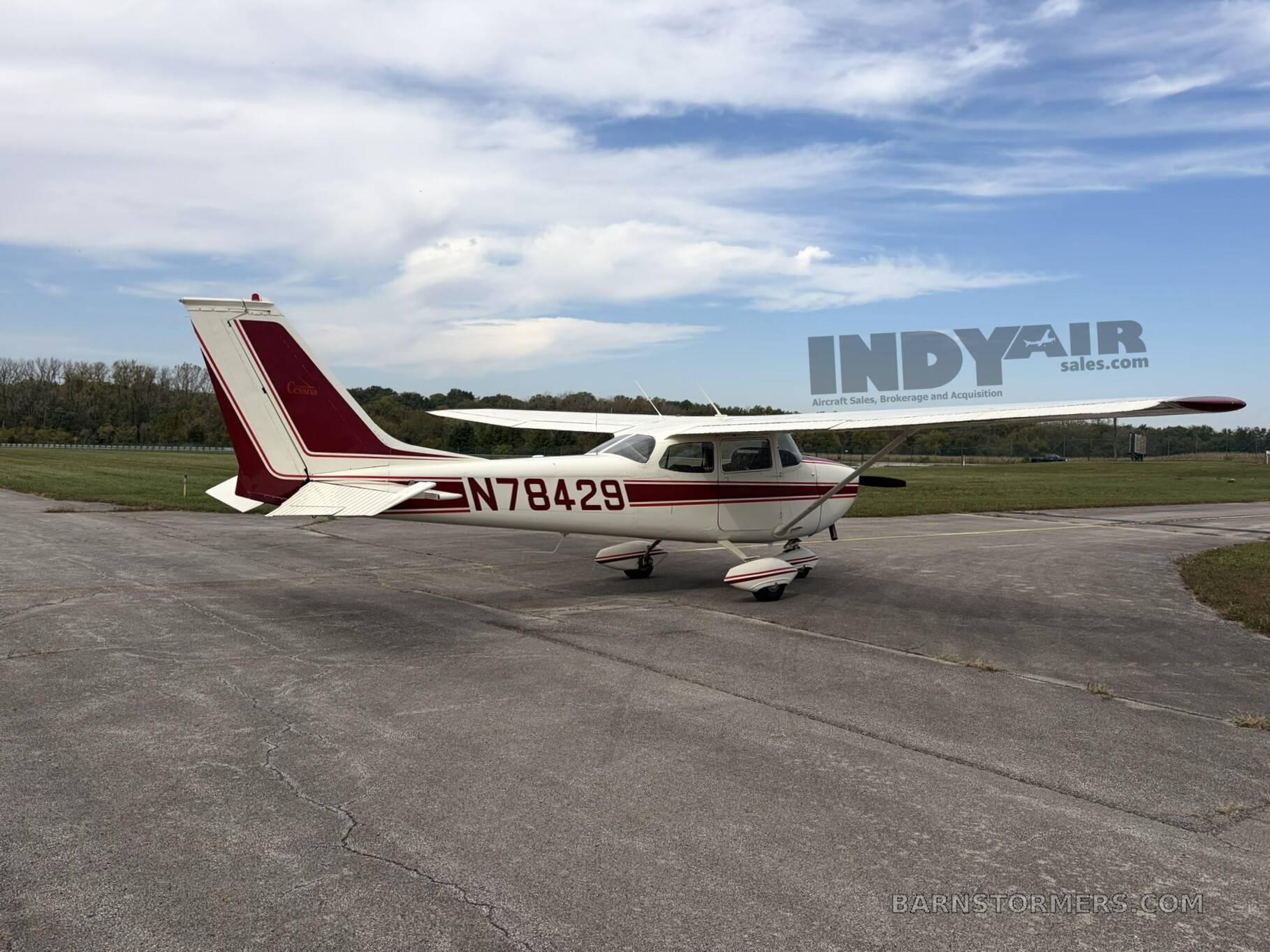 2027 Cessna 172 thumbnail 4