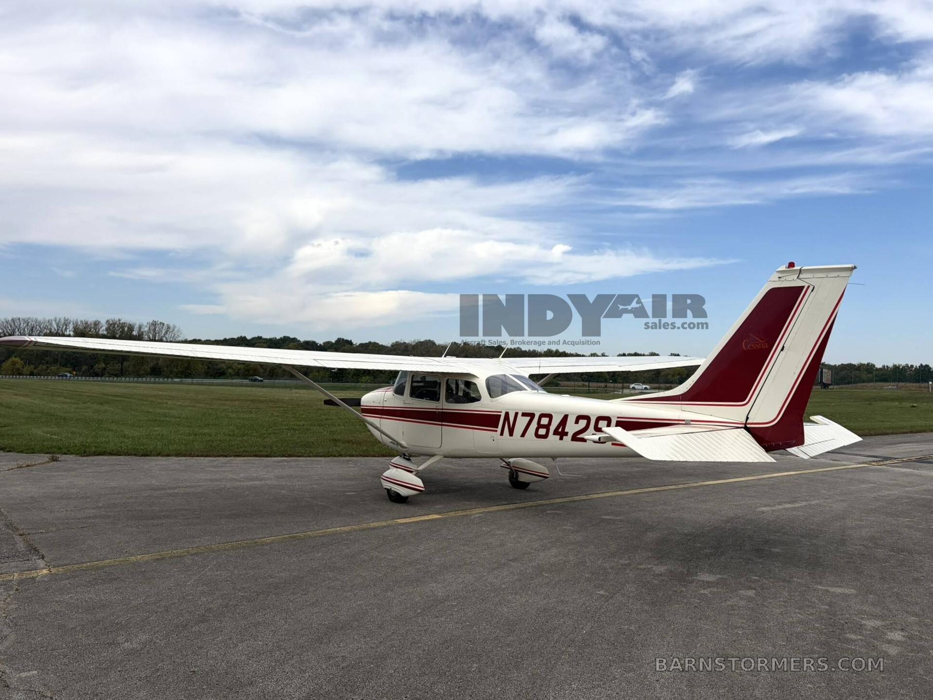 2027 Cessna 172 thumbnail 5