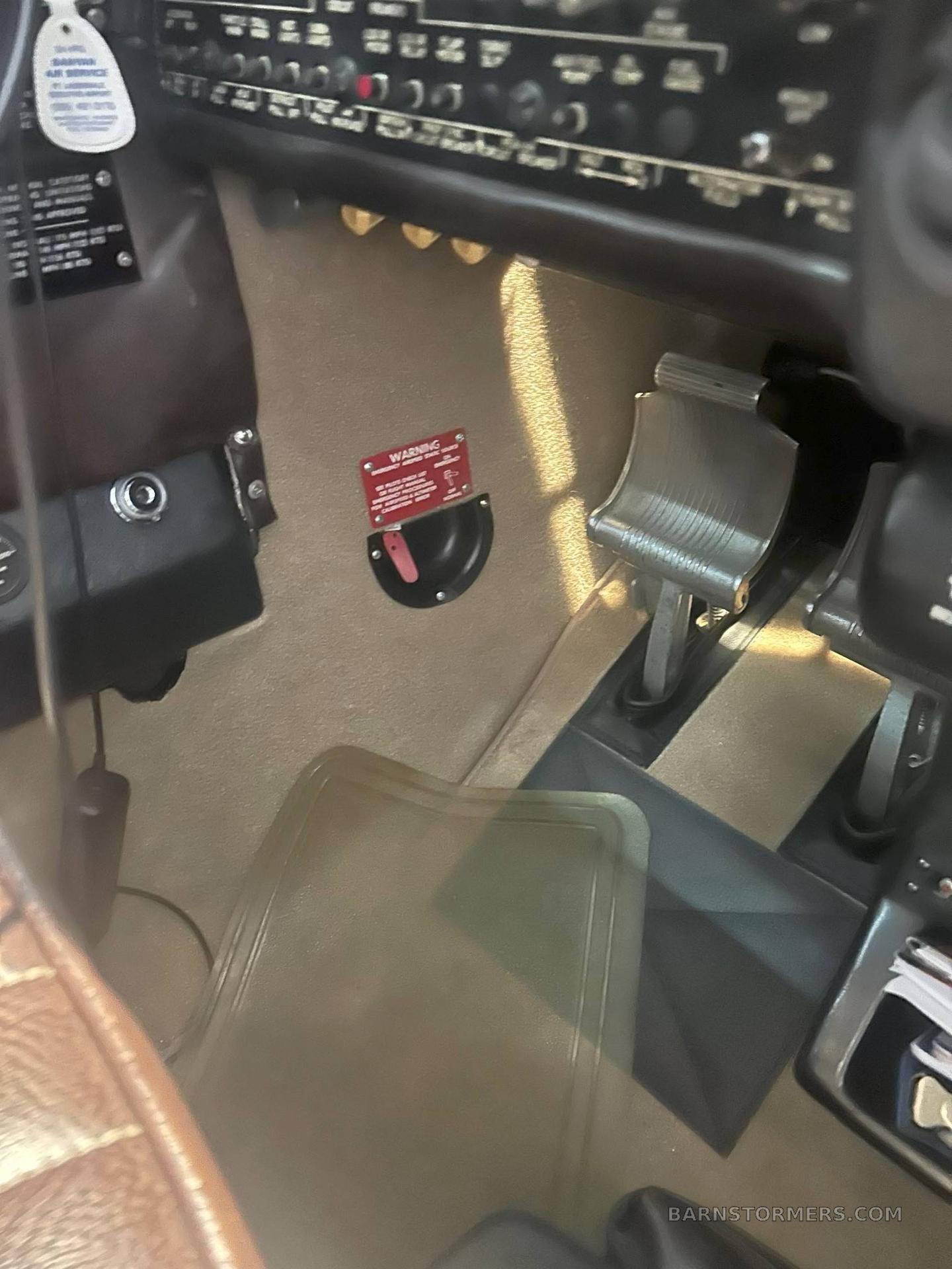 1975 Beechcraft Baron thumbnail 4