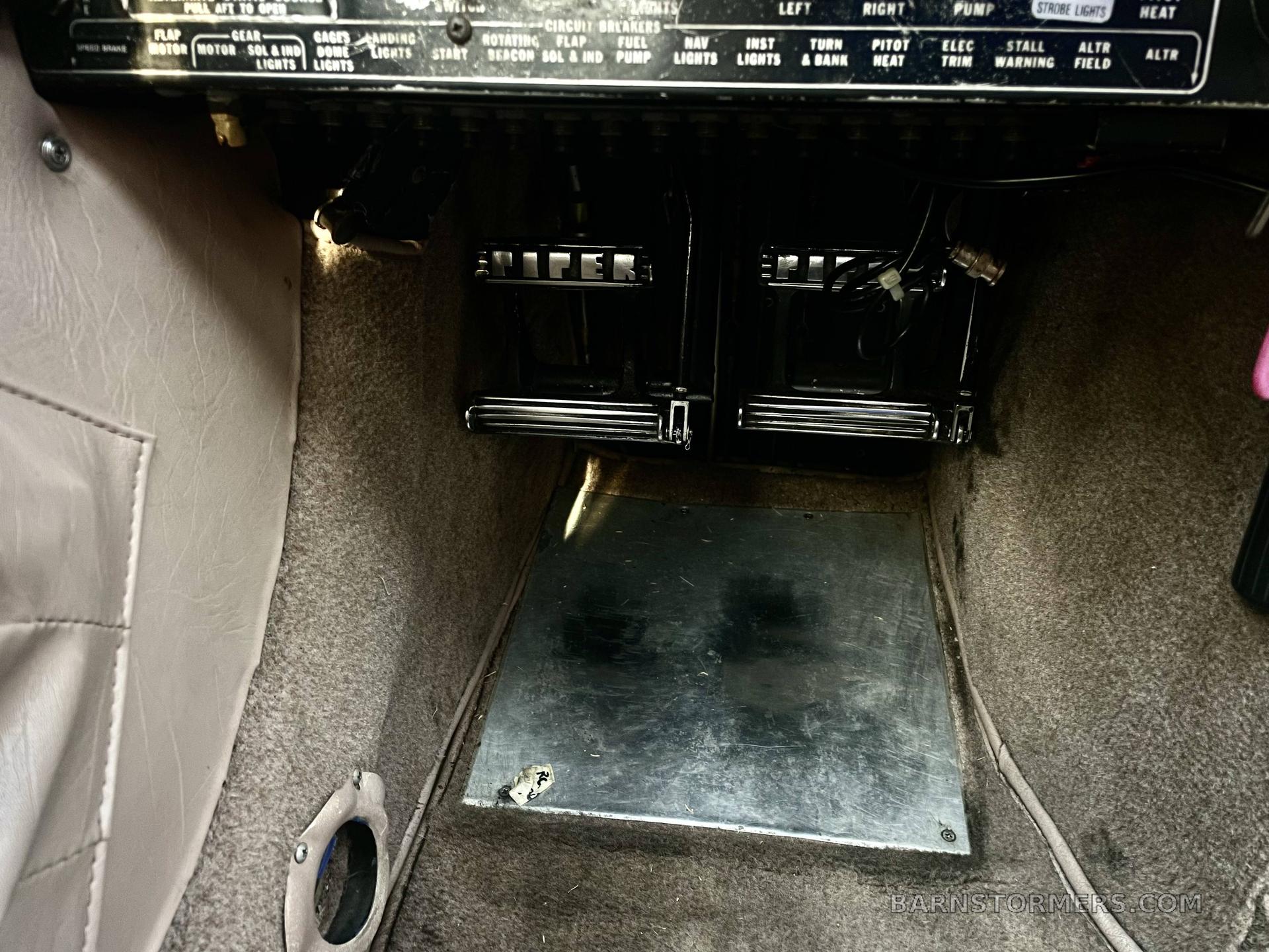 1966 COMANCHE 260B (LONG BODY) 3