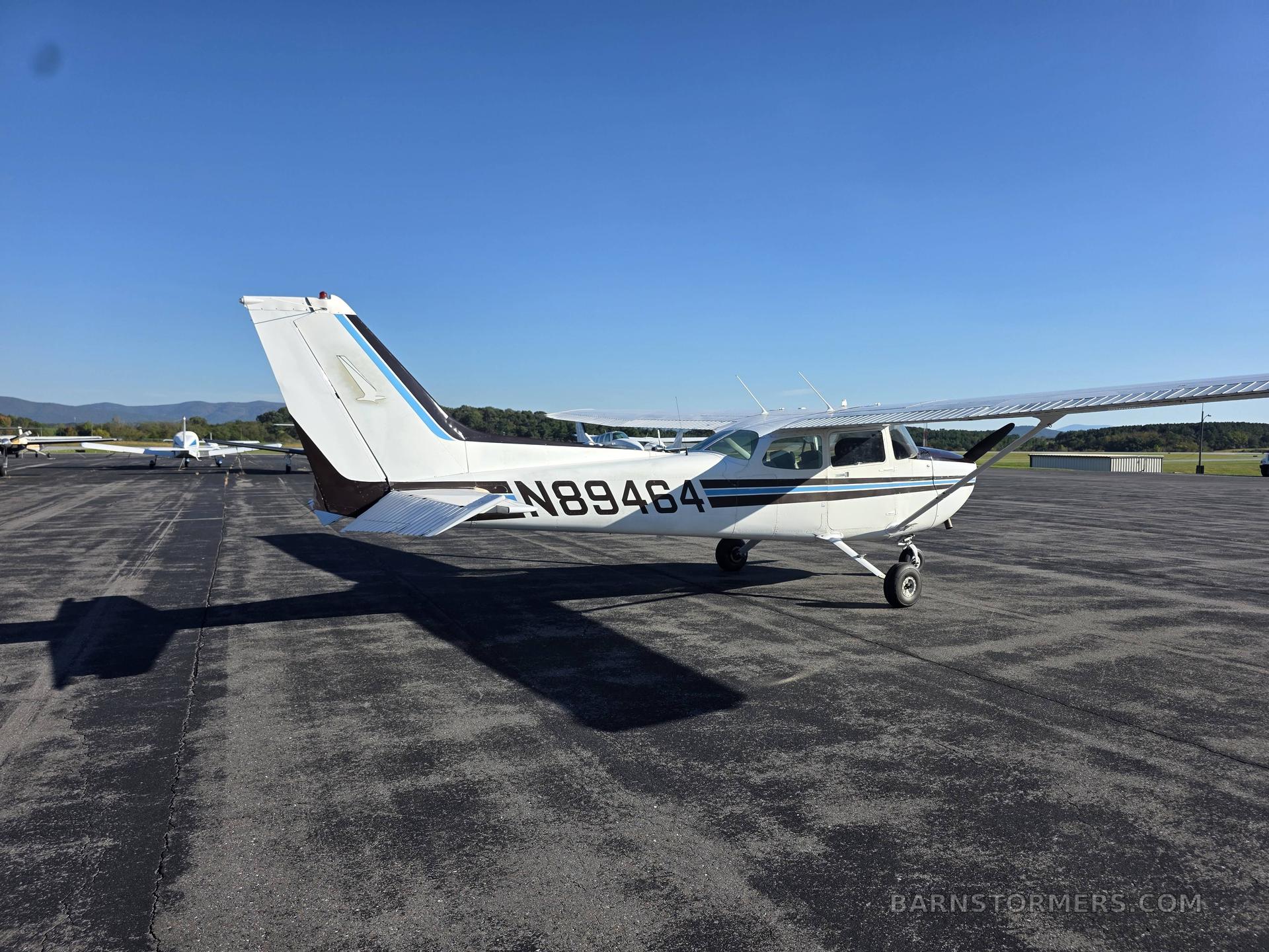 1983 Cessna 172 thumbnail 3