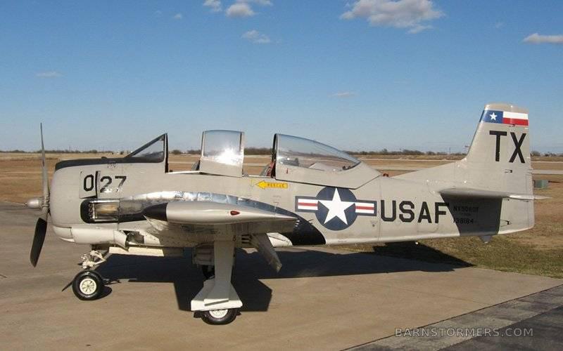 1957 NORTH AMERICAN T-28B 4
