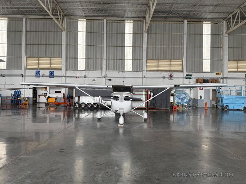 2000 CESSNA 172S 4
