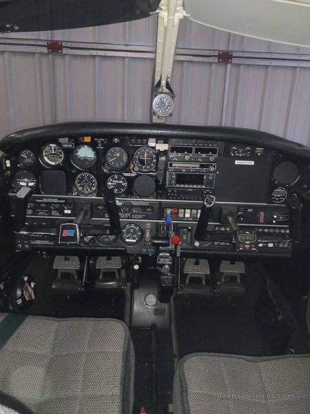GREAT LOOKING PIPER ARROW II 3