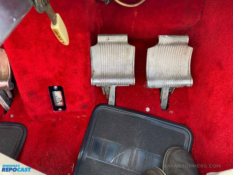 FLYABLE HANGER QUEEN AVAILABLE 3