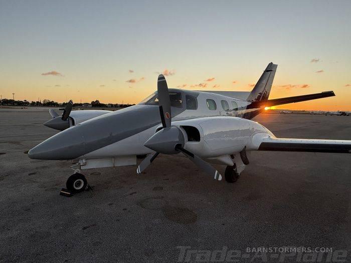 BEECHCRAFT DUKE TWIN COMFORT 4