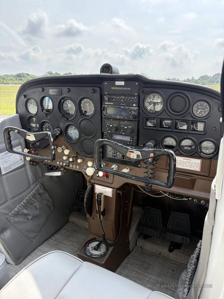 CESSNA 172G 3